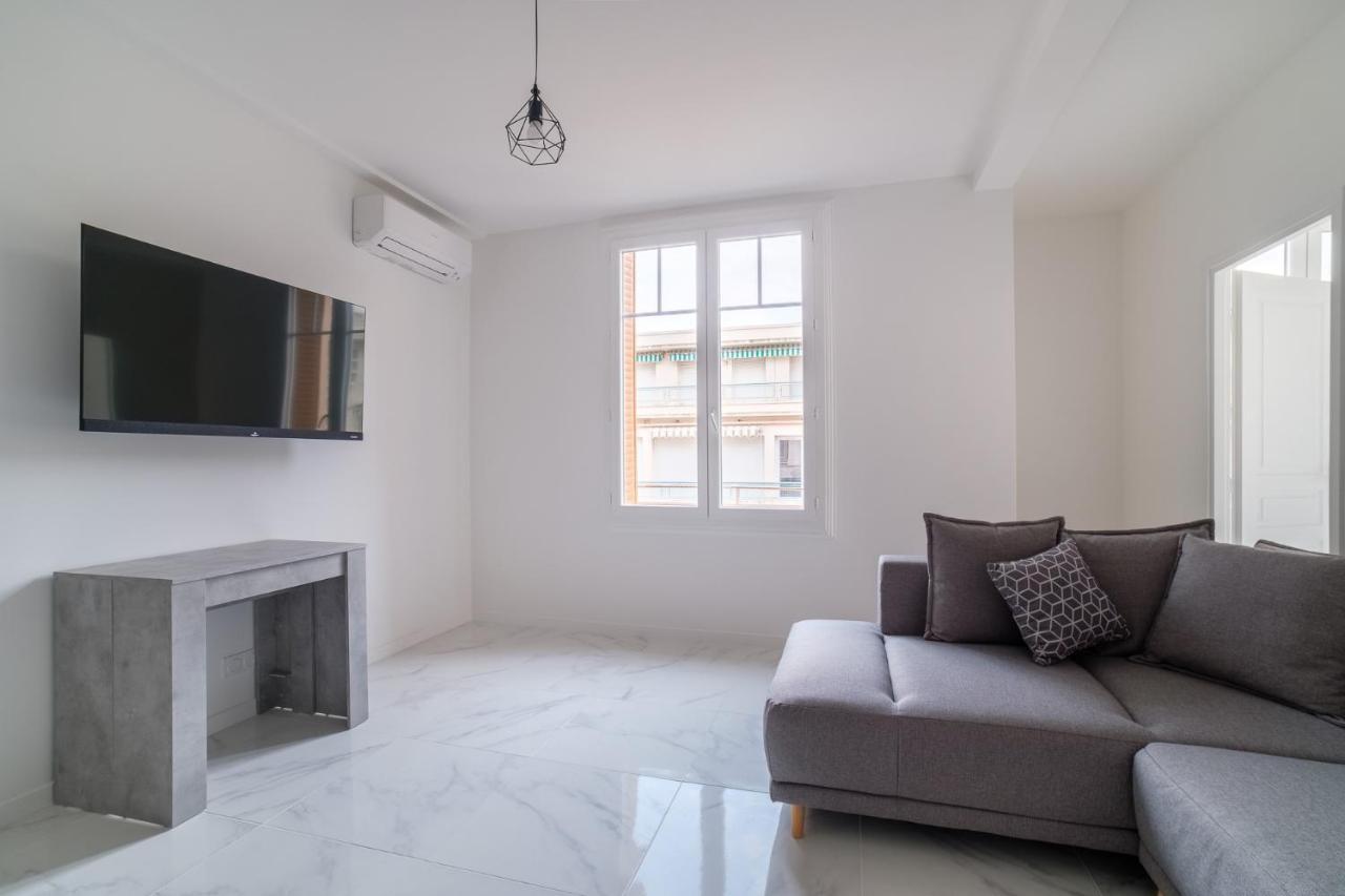 Villa J Juan-les-Pins Bagian luar foto